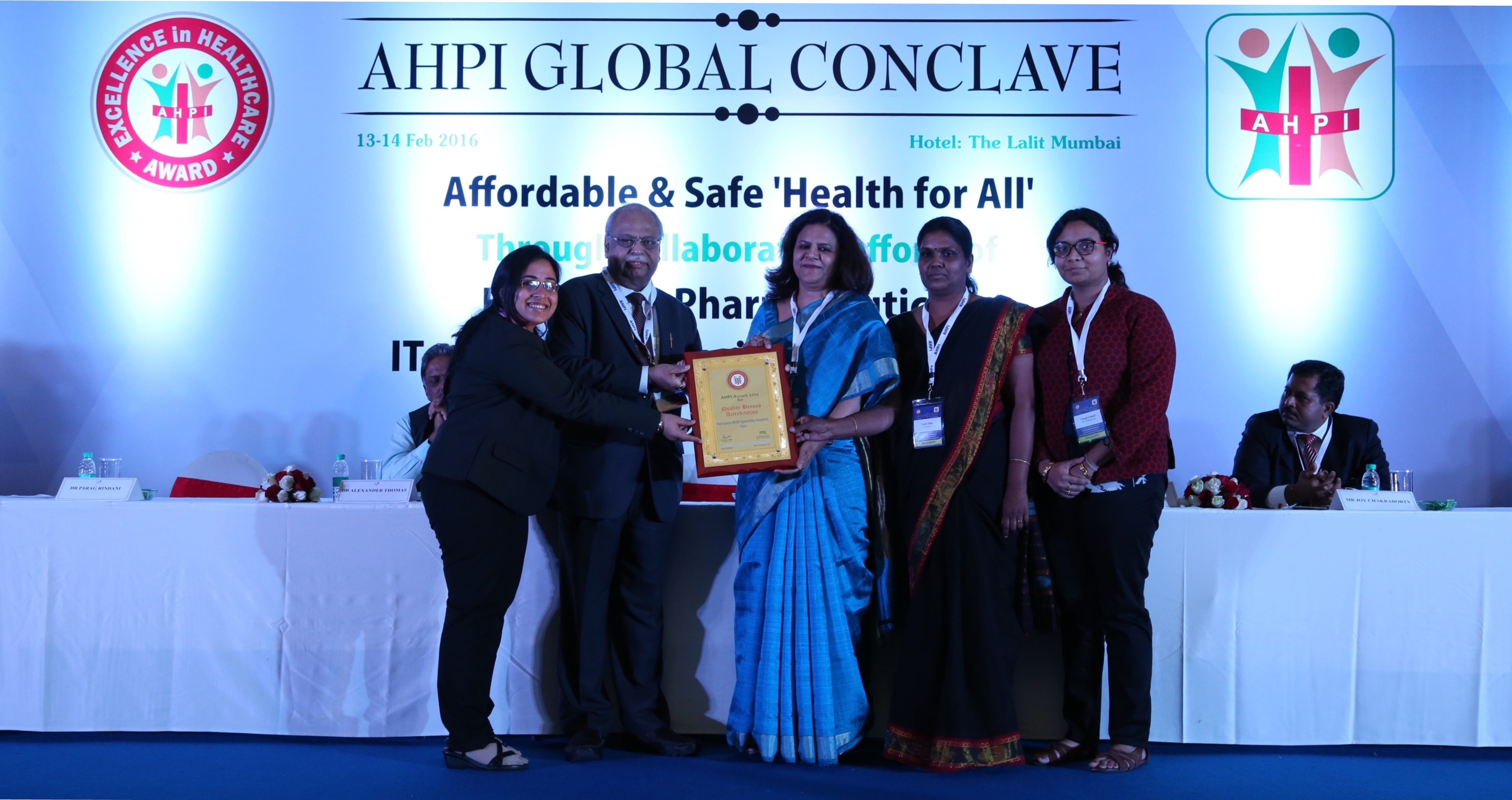 Dr_%20Mala%20receiving%20the%20AHPI%20Award%20on%20Quality%20beyond%20Accreditation%20on%20behalf%20of%20Narayana%20Multispeciality%20Hospital,%20Jaipur.jpg