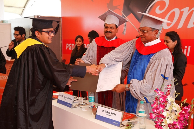 Student%20of%20WeSchool%20along%20with%20Prof%20Dr%20Uday%20Salunkhe%20and%20Dr%20Vikas%20Amte.jpg