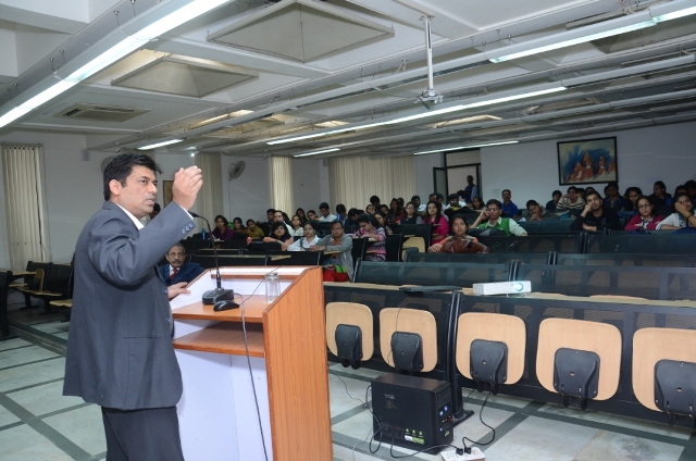 Dr_%20Saurabh%20Kumar%20addressing%20students%20at%20IIHMR%20University.JPG