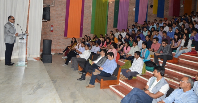 Dr_%20Nagesh%20Rao%20welcoming%20the%20new%20batch%20at%20MICA.JPG