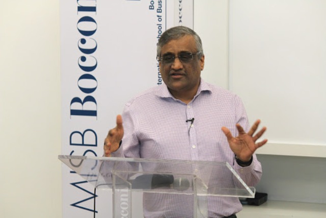 Kishore%20Biyani%20addresses%20students%20at%20MISB%20Bocconi.jpg