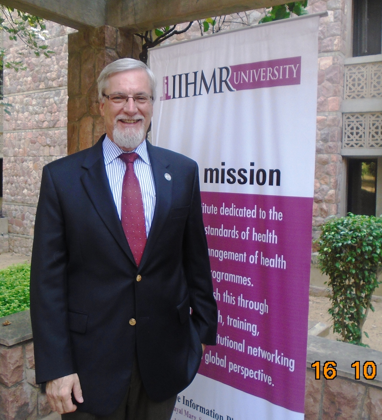 Dr_%20Michael%20J%20Klag,%20Dean,%20JHU.JPG