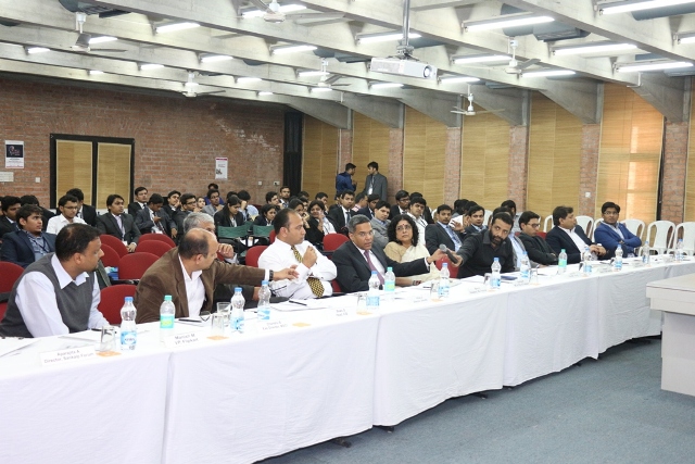 Hult%20Prize%20Award%20Ceremony%202016%20at%20IIM%20-%20Ahm%205.jpg