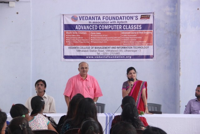 Ex%20Mayor%20UMC,%20Rajashri%20Chaudhari%20addressing%20the%20students.JPG