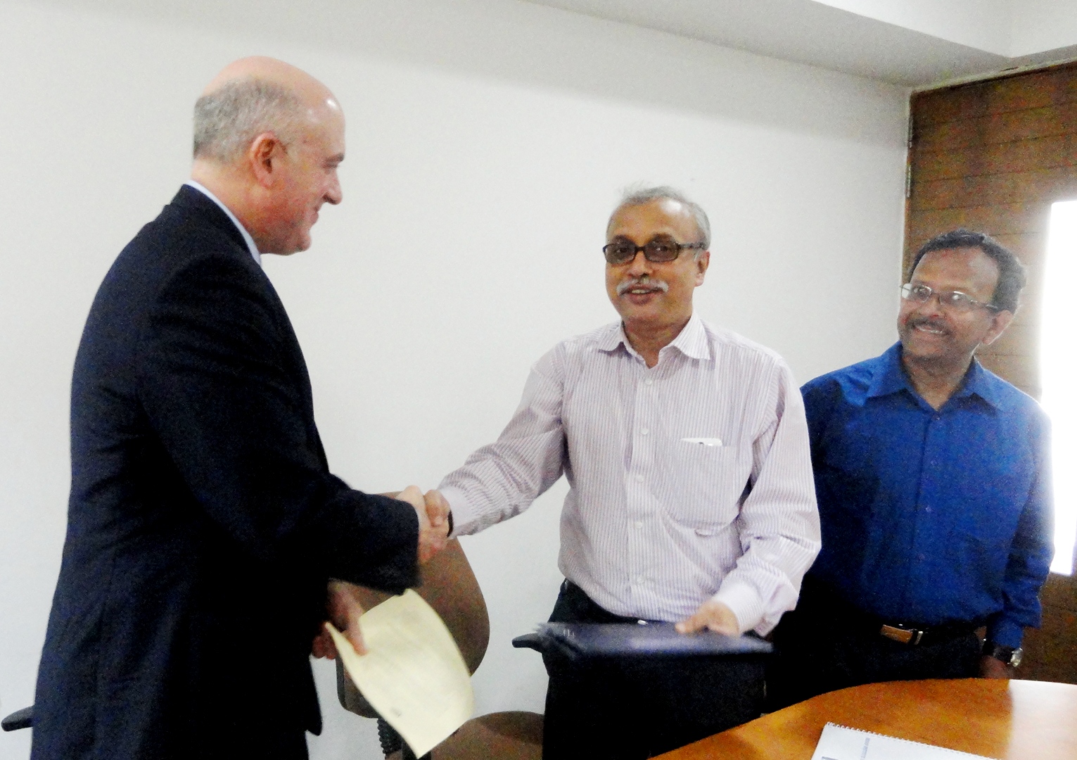 ivey_iimccrc_mou_190314.JPG