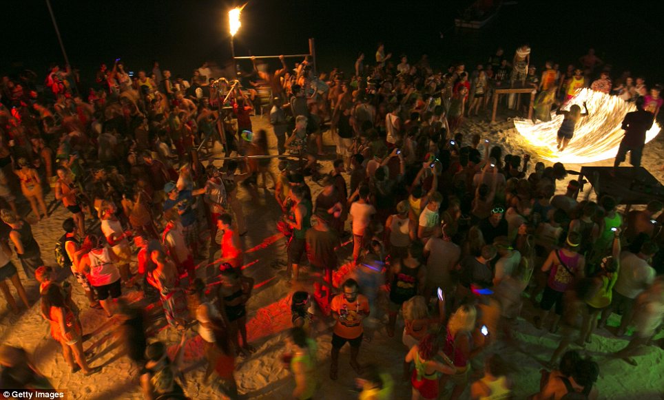 full%20moon%20party.jpg